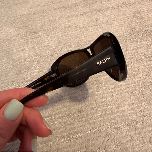 Vintage RALPH by Ralph Lauren Brown Tortoise Sunglasses - Picture 4 of 5